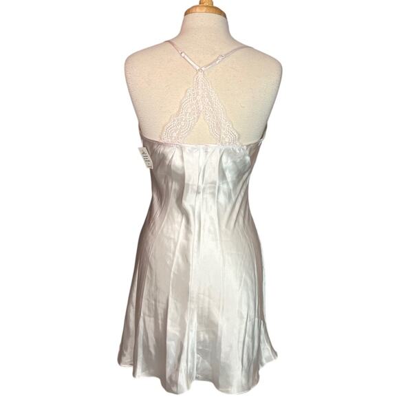 Linea Donatella Ivory 2 Pc Short Chemise & Embroidered Mrs. Robe Set Medium NWT - Picture 7 of 13